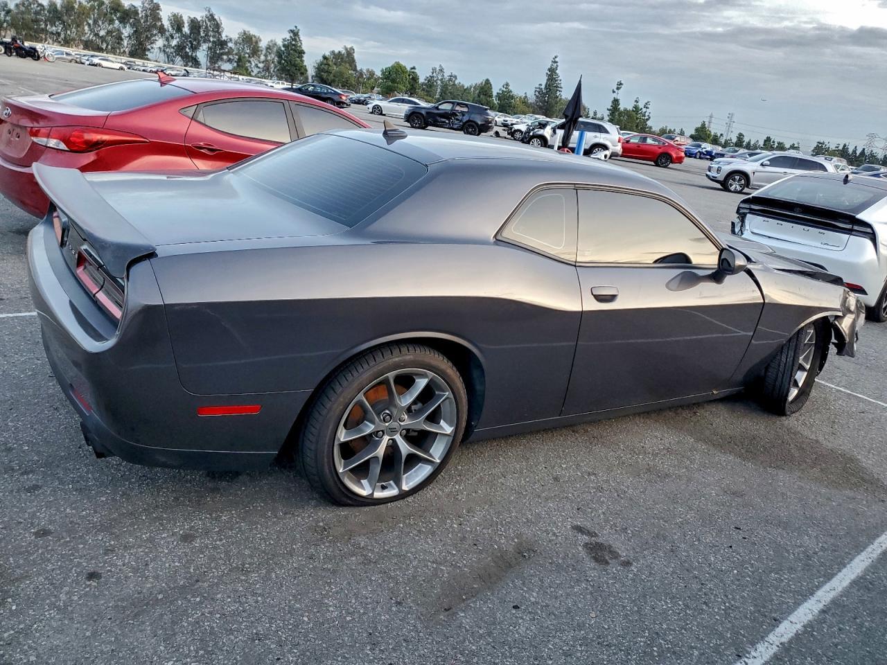 2021 Dodge Challenger Gt - zdjęcie 3