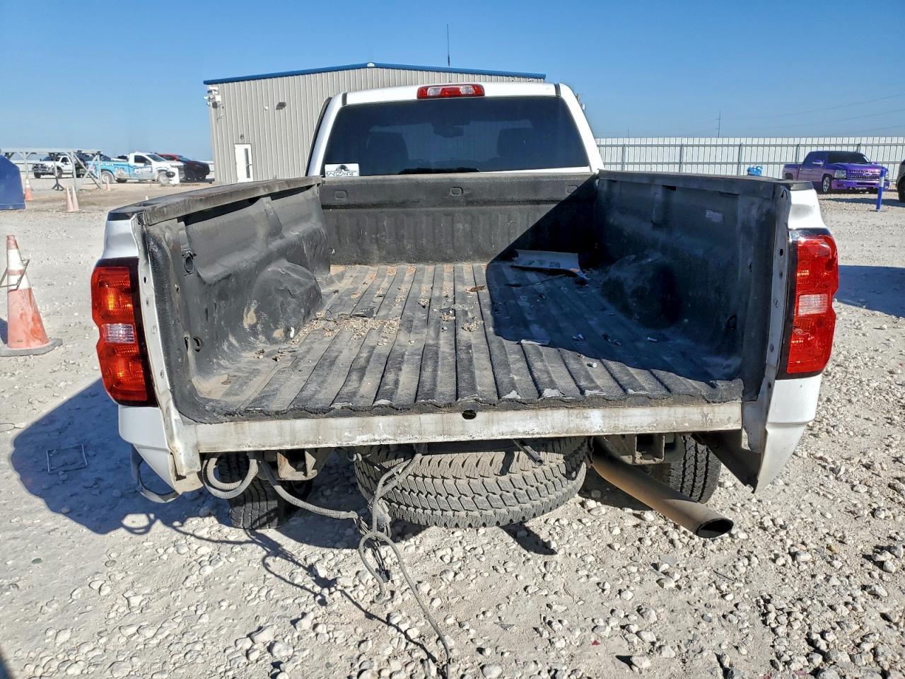 2016 Chevrolet Silverado C2500 Heavy Duty - zdjęcie 6