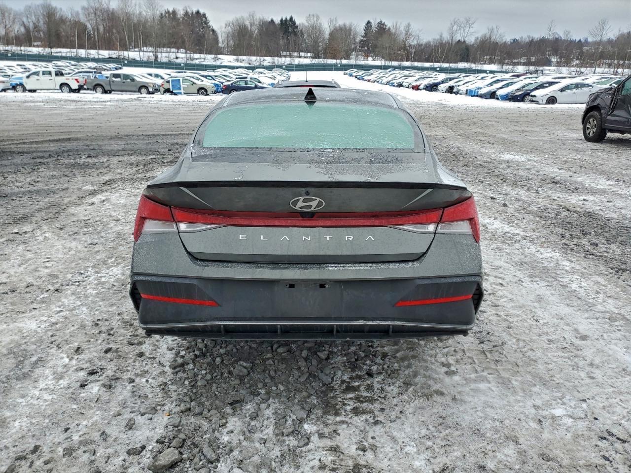 2025 Hyundai Elantra Sel Sport - zdjęcie 6