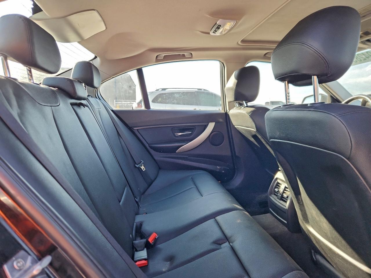 2014 BMW 320 I xDrive - zdjęcie 10