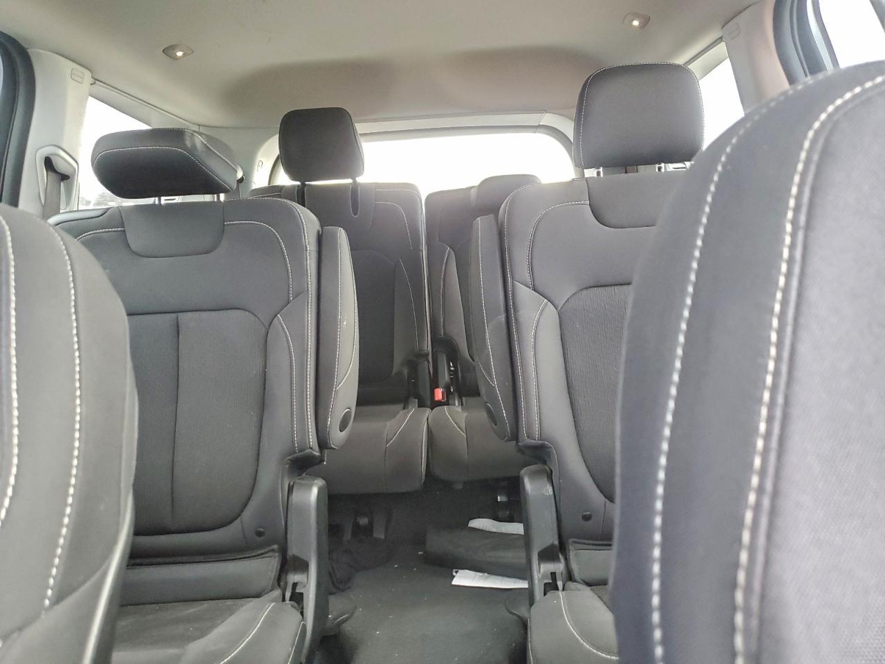 2023 Jeep Grand Cherokee L Laredo - zdjęcie 10