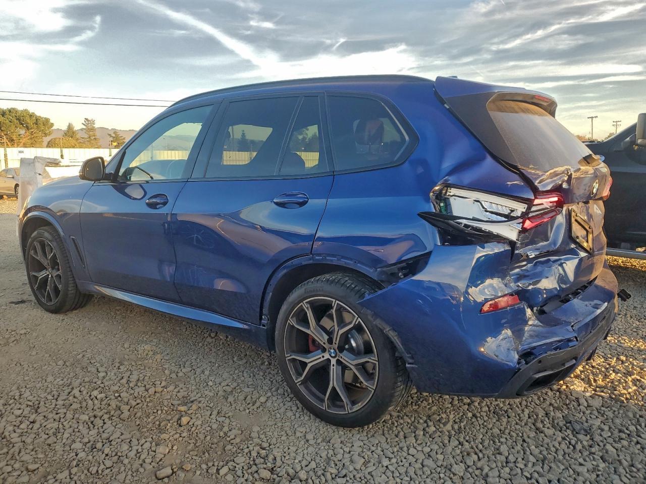 2021 BMW X5 M50I - zdjęcie 2