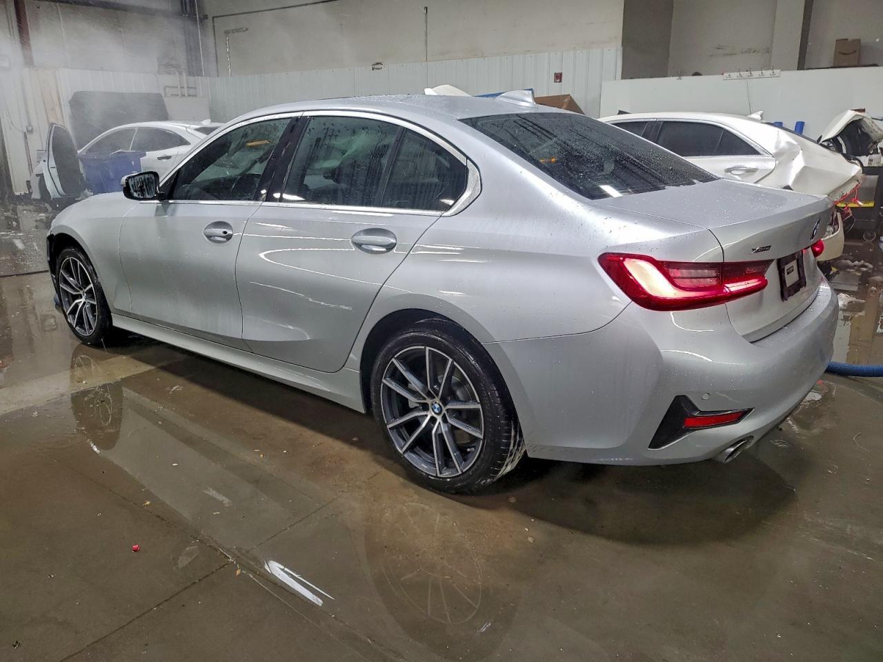 BMW Seria 3 - zdjęcie 2