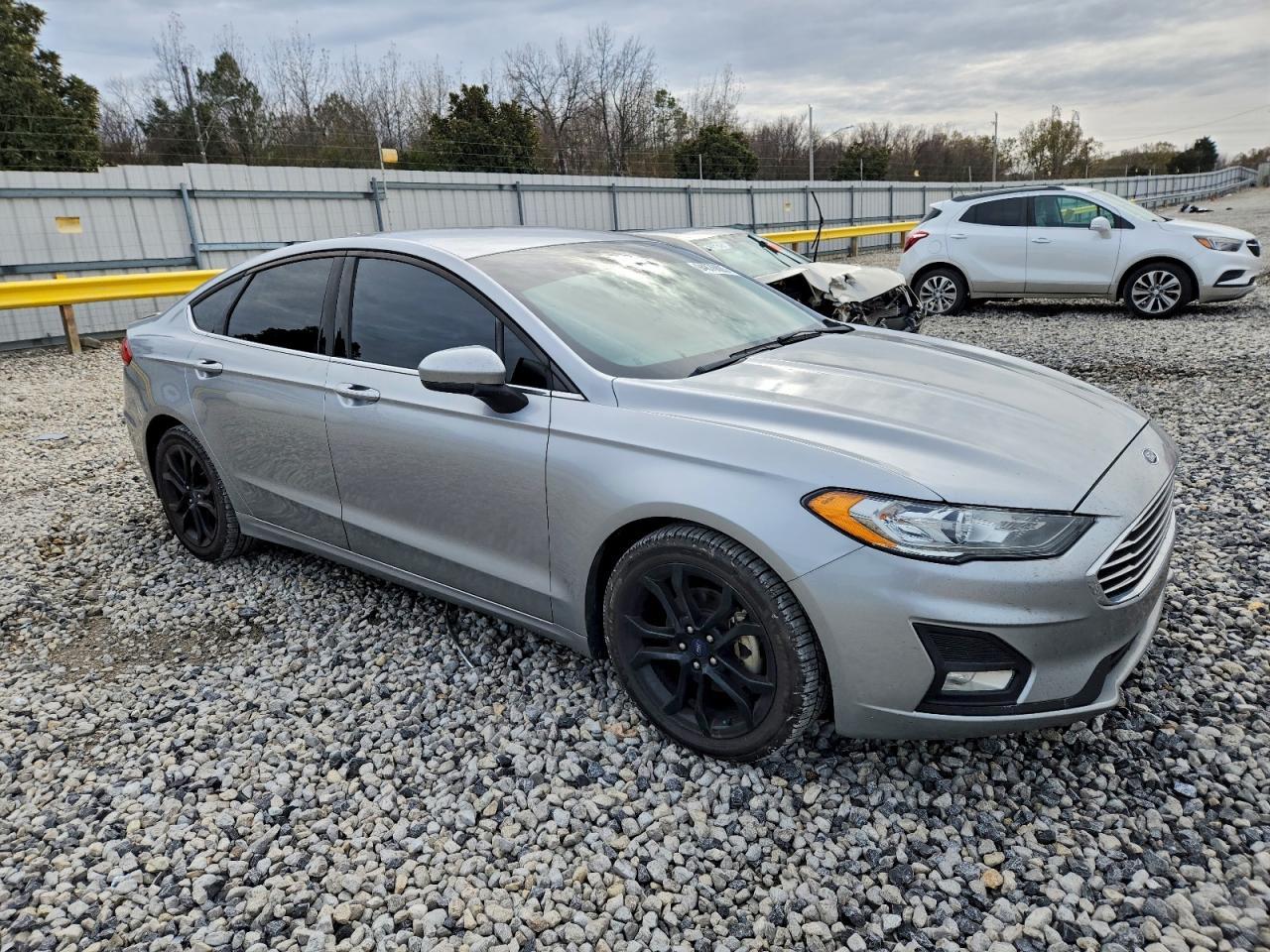 2020 Ford Fusion - zdjęcie 4