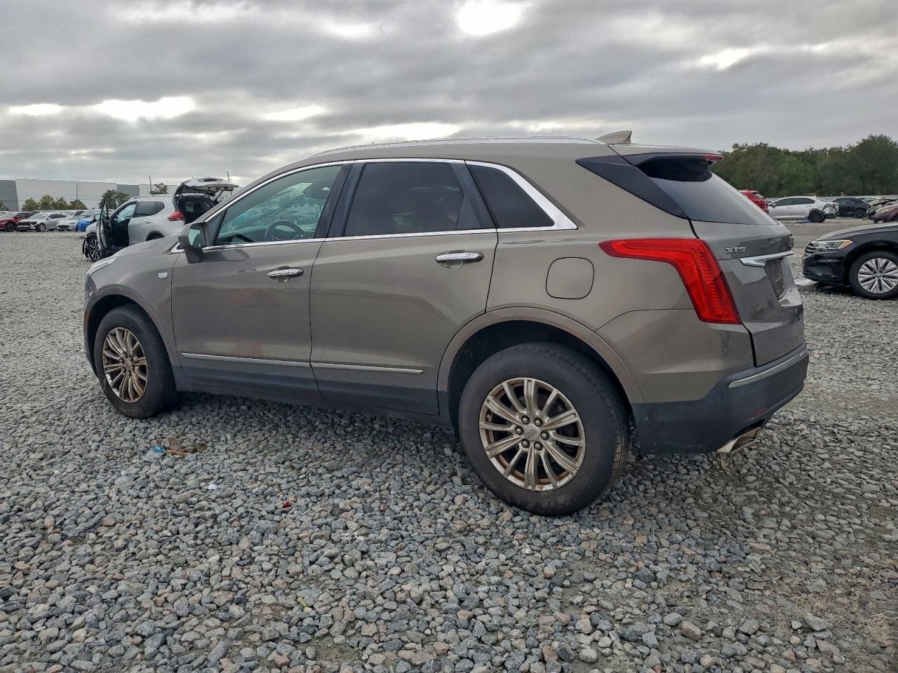 2017 Cadillac Xt5 Luxury - zdjęcie 2