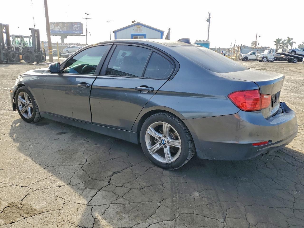 2015 BMW 320 I - zdjęcie 2