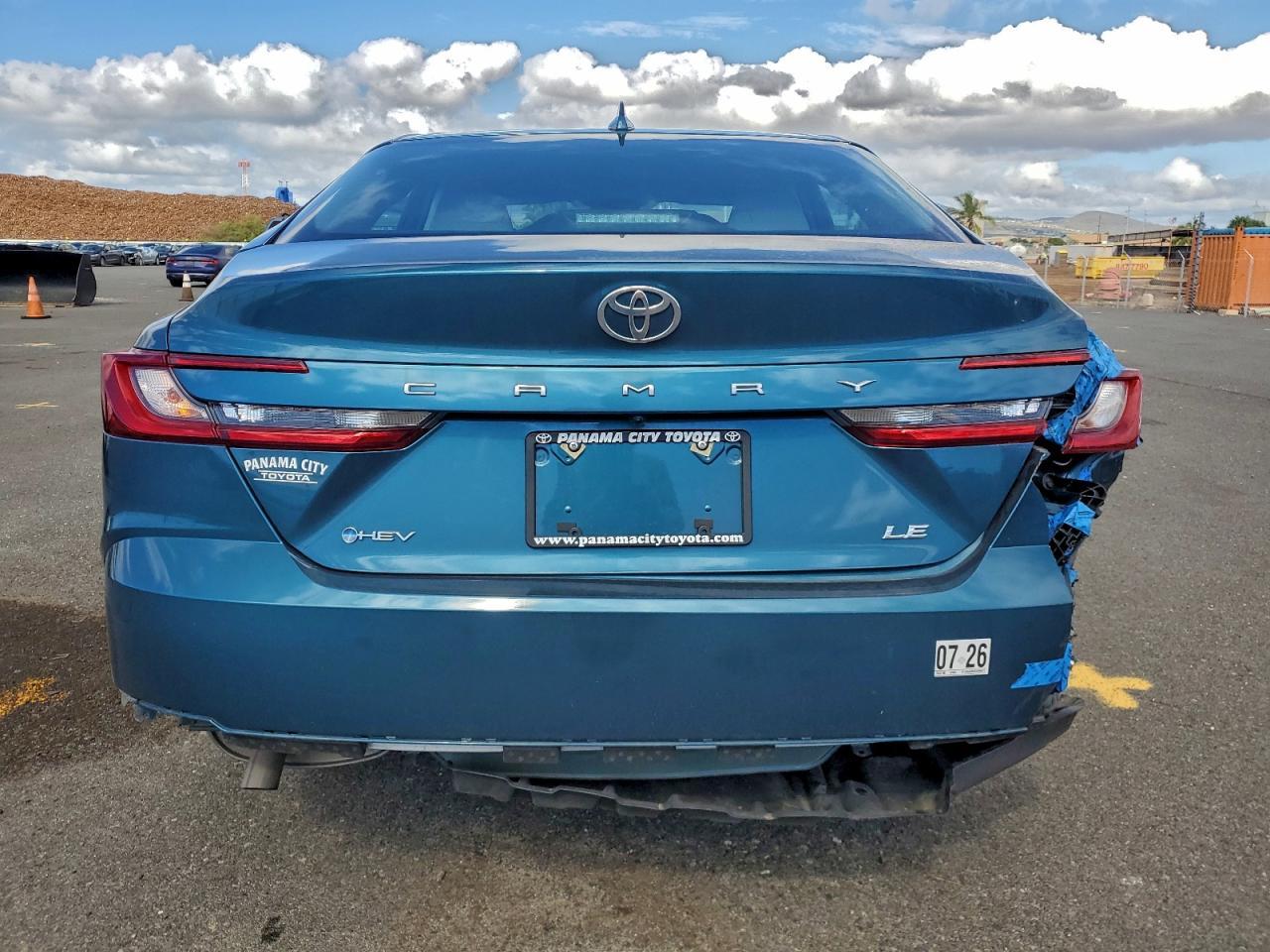 2025 Toyota Camry Le - zdjęcie 6