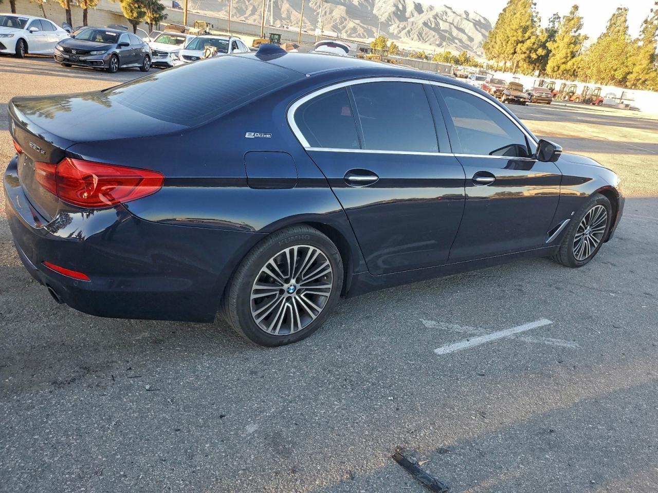 2018 BMW 530Xe - zdjęcie 3