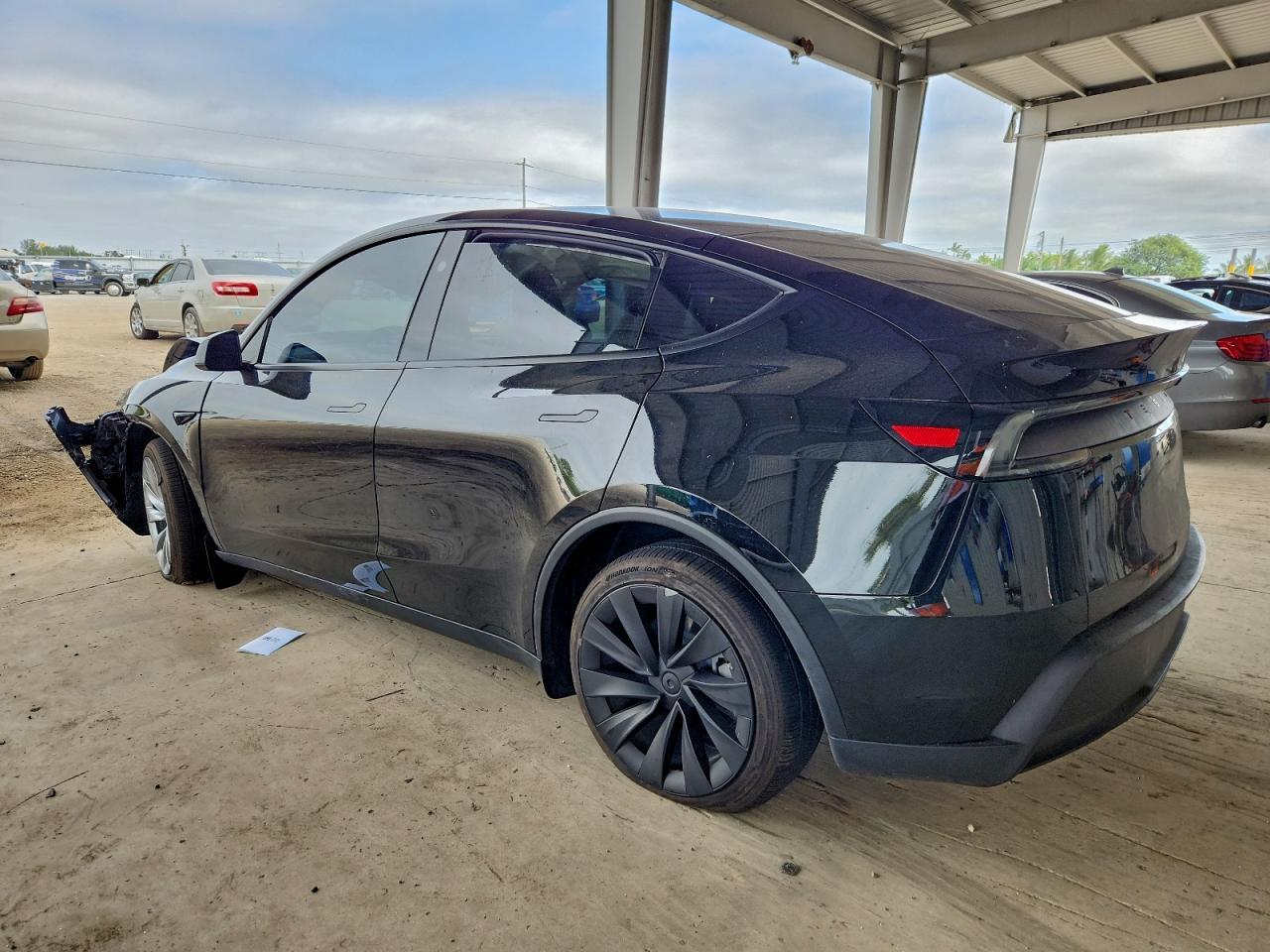 2026 Tesla Model Y - zdjęcie 2