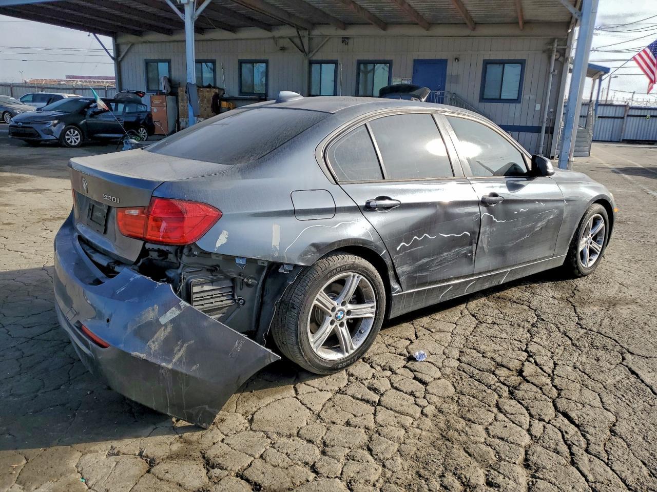 2015 BMW 320 I - zdjęcie 3