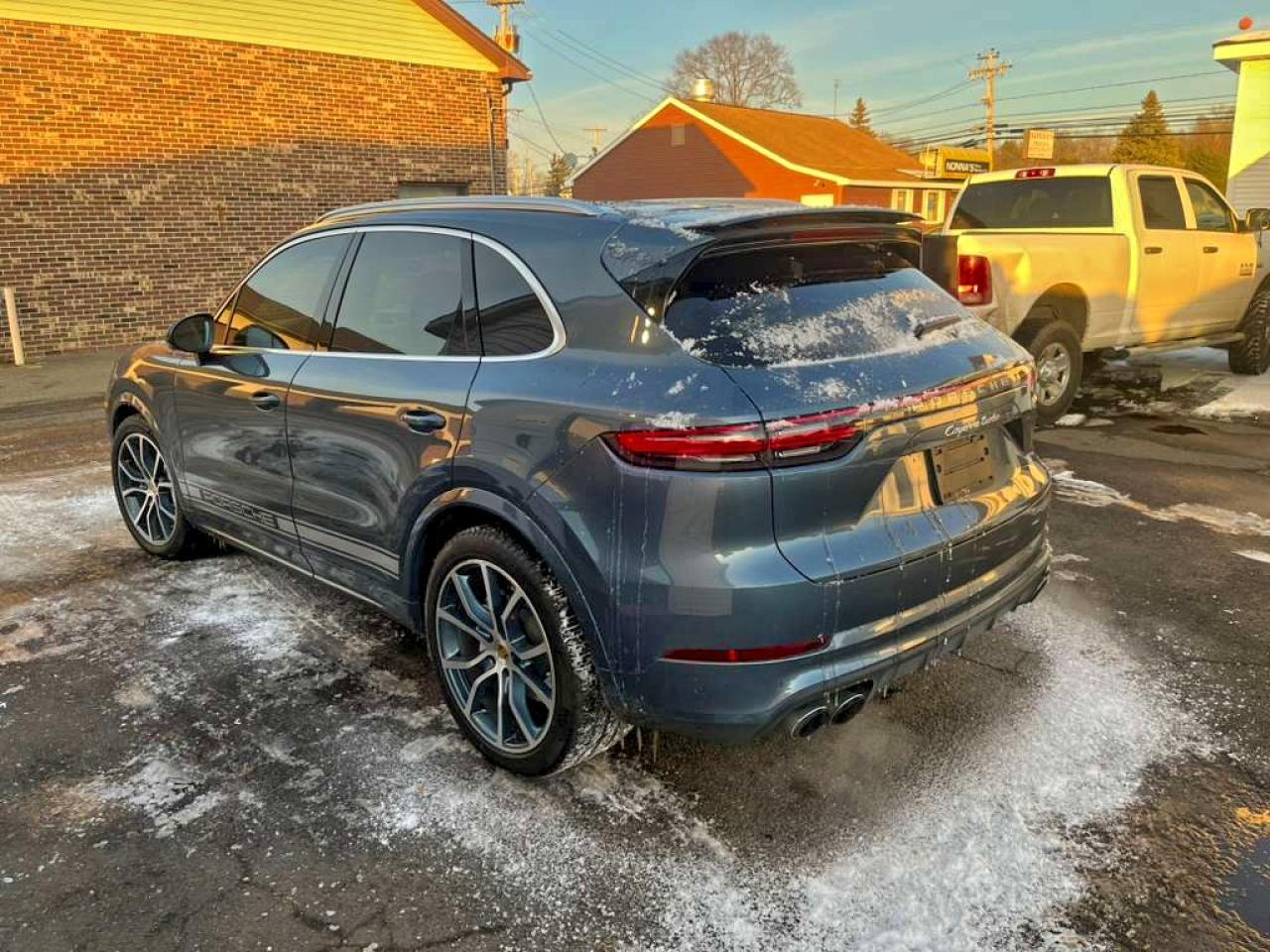 2020 Porsche Cayenne Turbo - zdjęcie 2