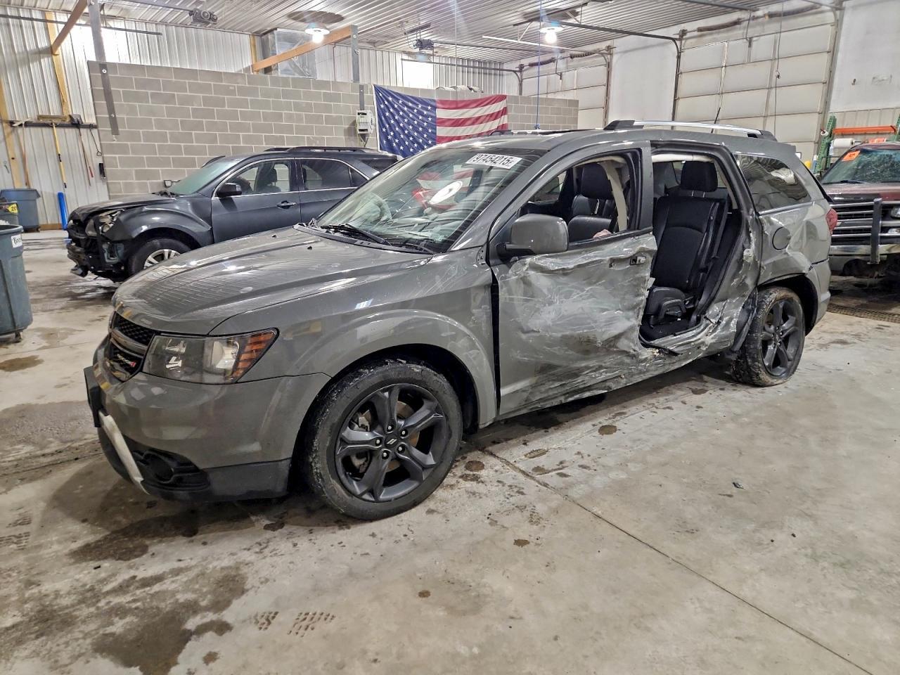 2020 Dodge Journey Crossroad - zdjęcie główne