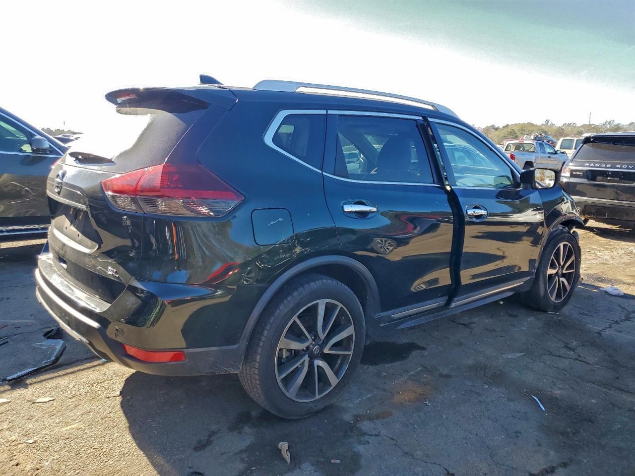 Nissan Rogue - zdjęcie 3