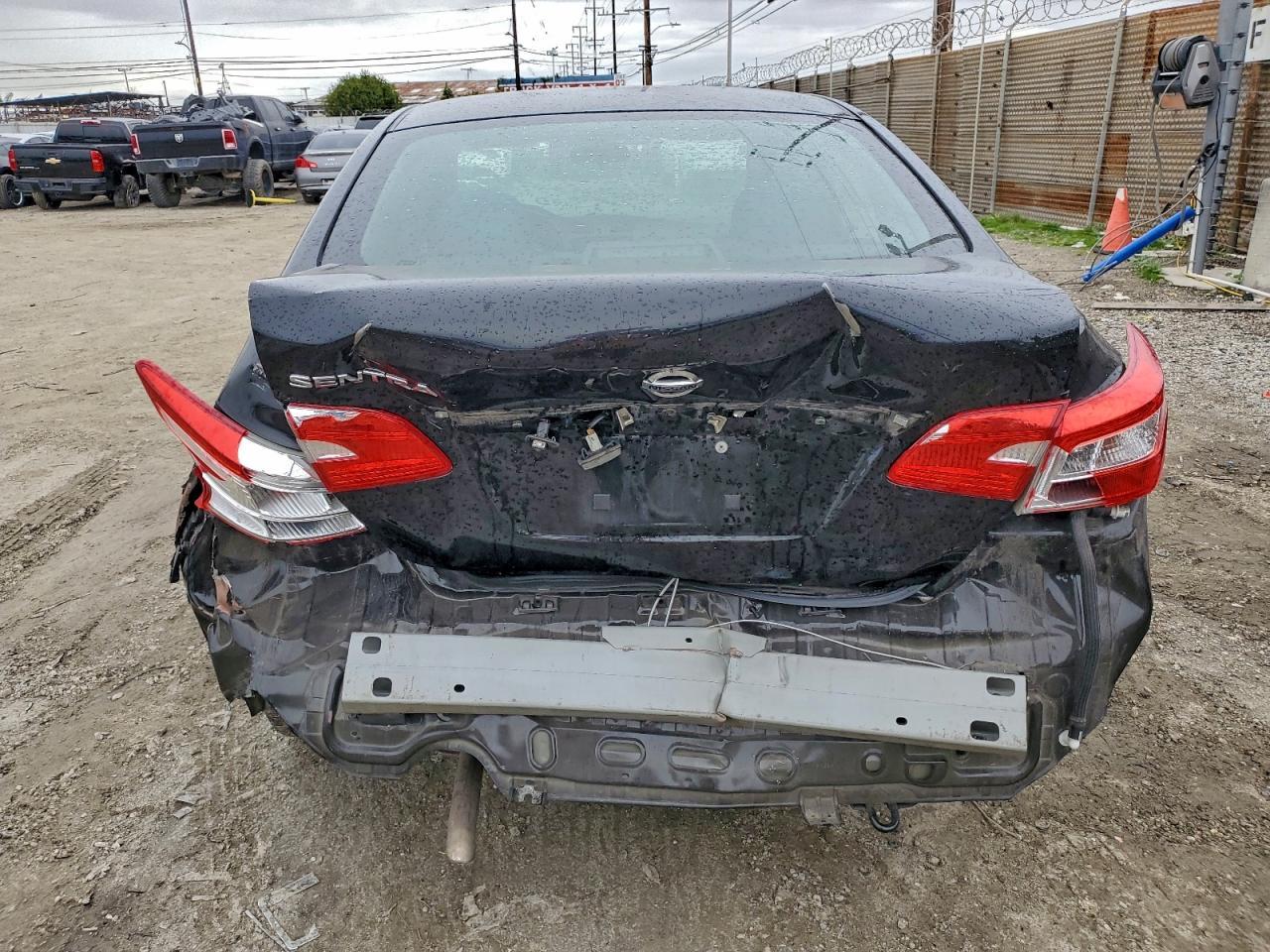 2019 Nissan Sentra S - zdjęcie 6
