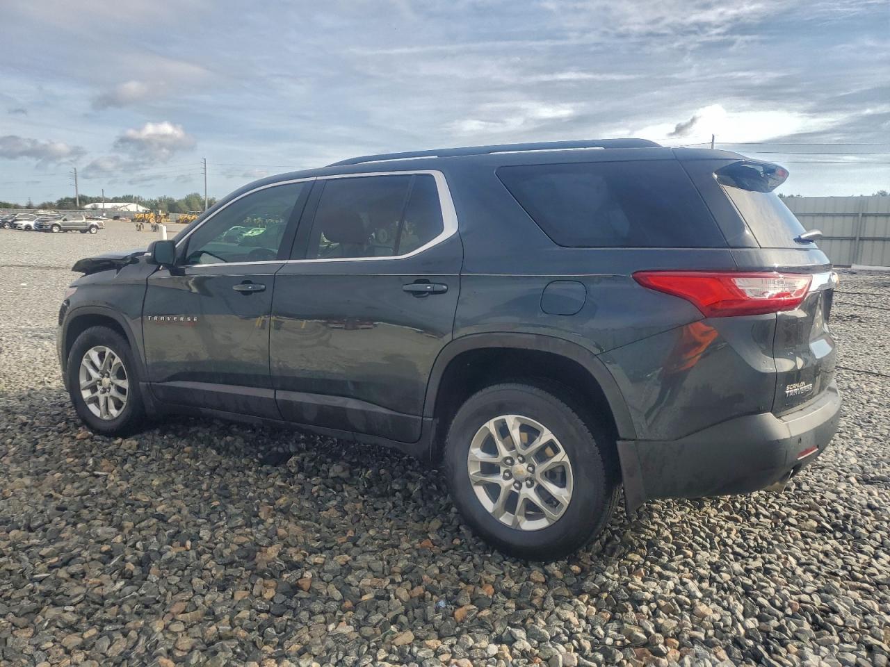 2021 Chevrolet Traverse Lt - zdjęcie 2