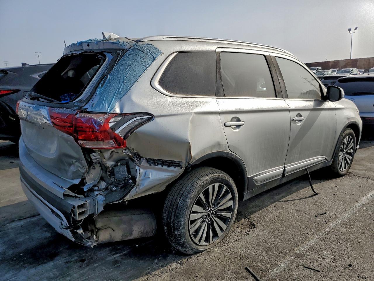 2020 Mitsubishi Outlander Se - zdjęcie 3