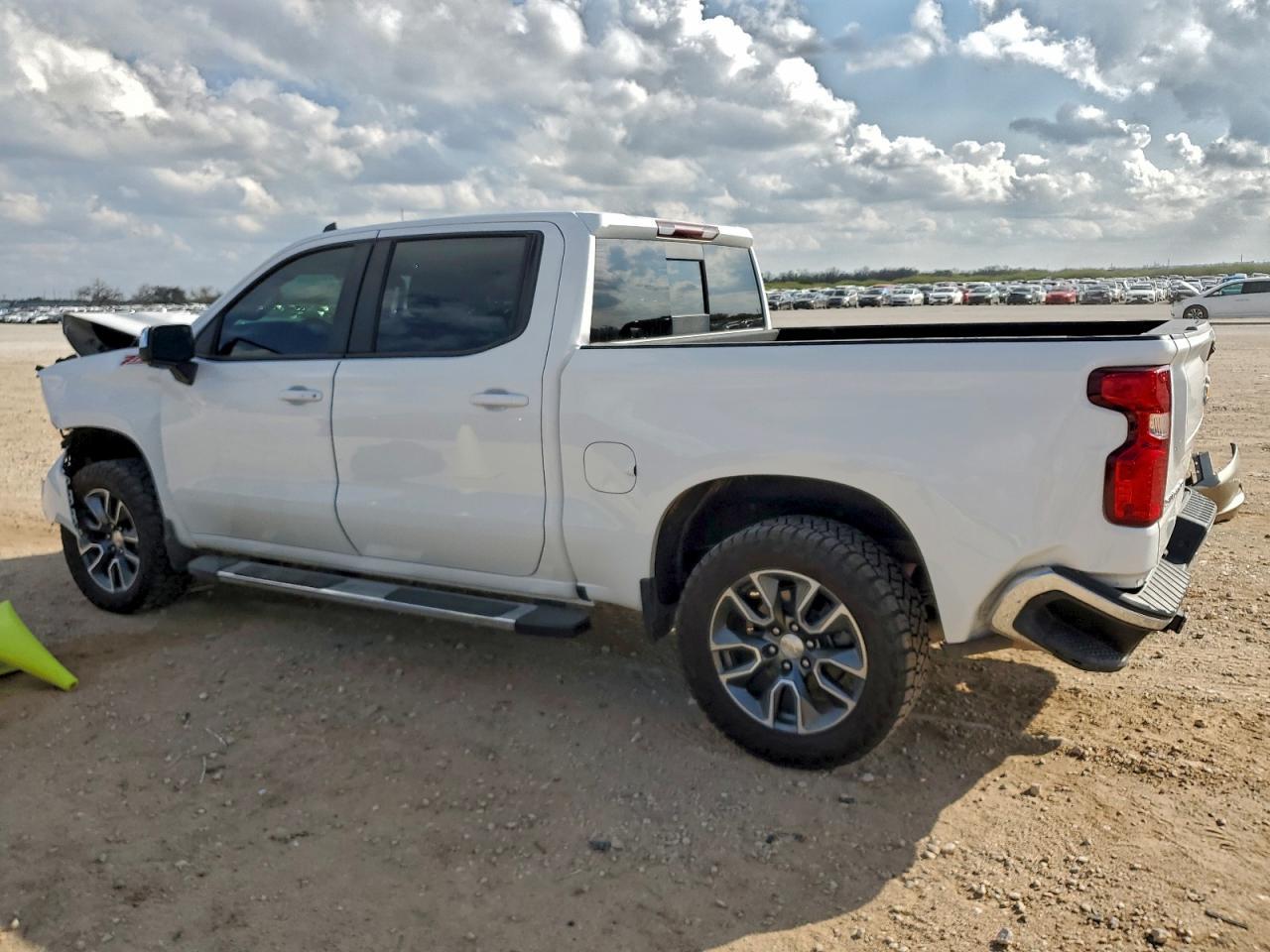 2024 Chevrolet Silverado K1500 Lt - zdjęcie 2