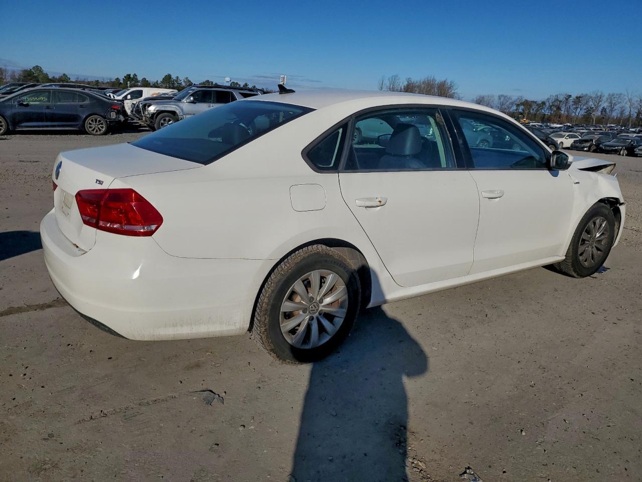 2015 Volkswagen Passat S - zdjęcie 3