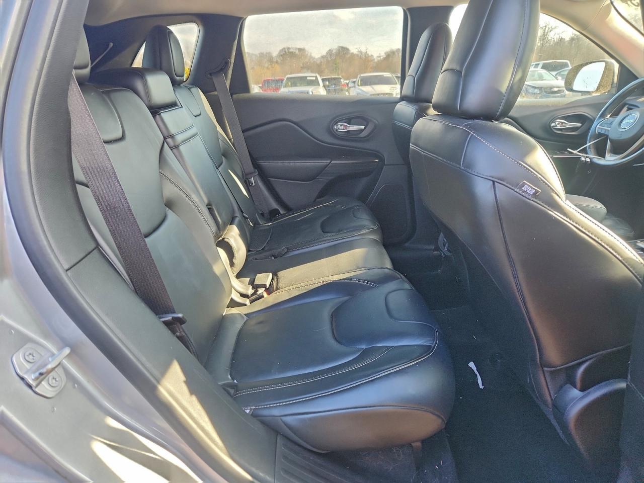 2015 Jeep Cherokee Limited - zdjęcie 21