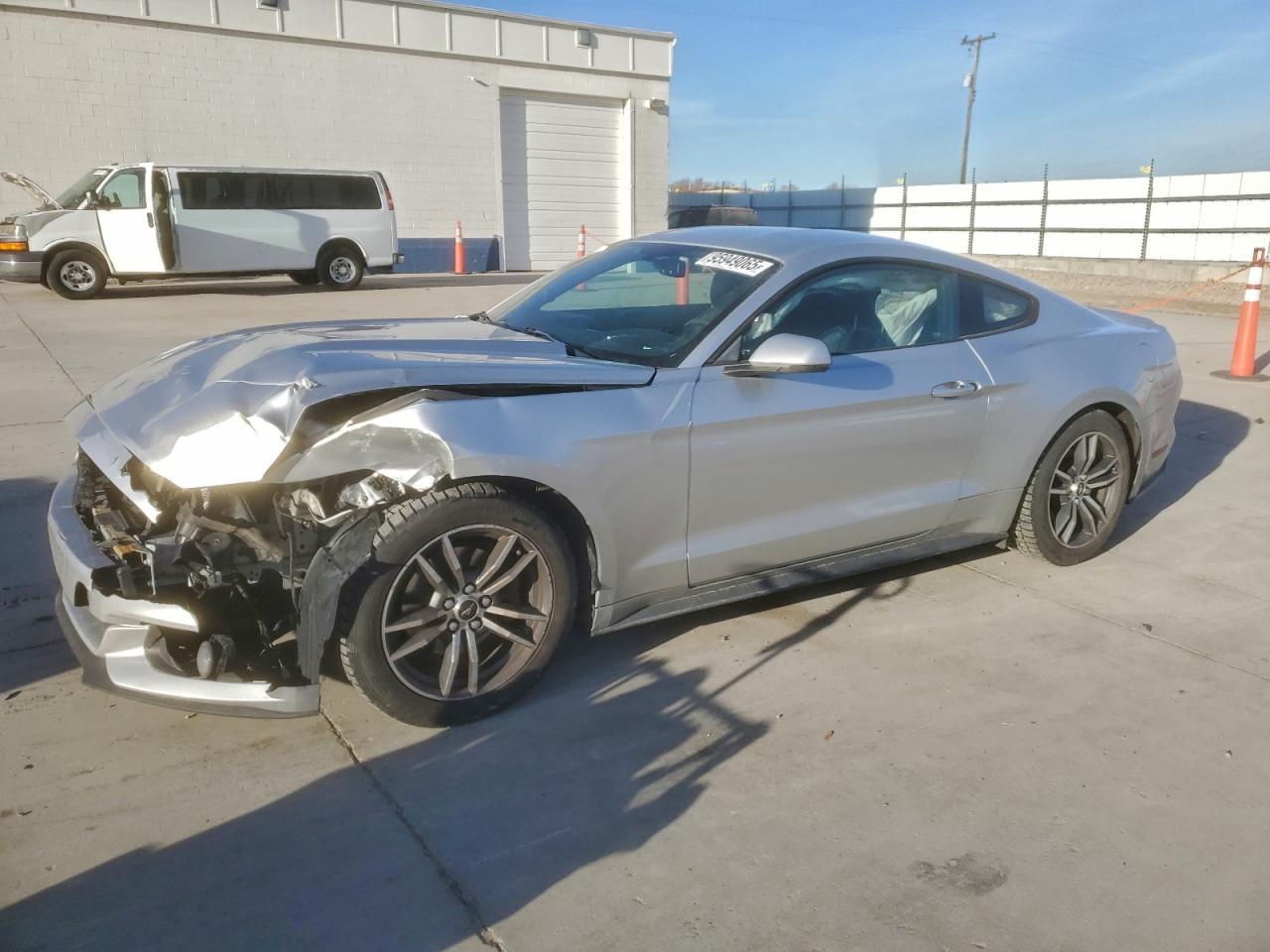 Ford Mustang - zdjęcie 1