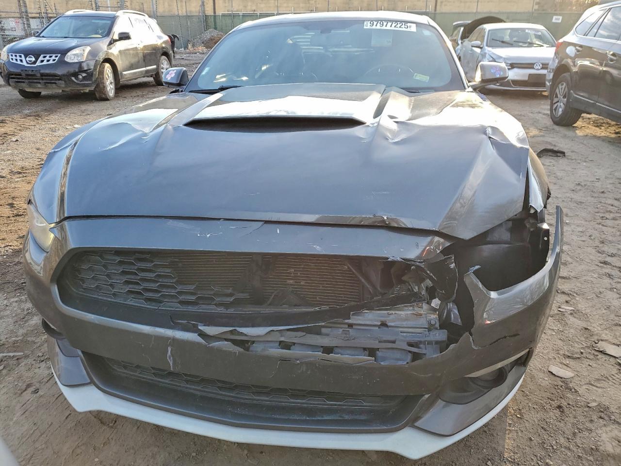 2017 Ford Mustang - zdjęcie 5