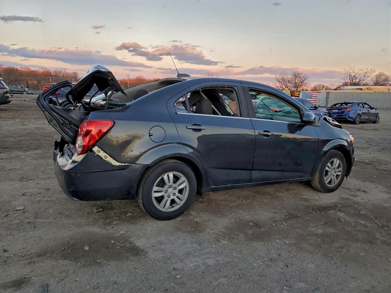 2015 Chevrolet Sonic Lt - zdjęcie 3