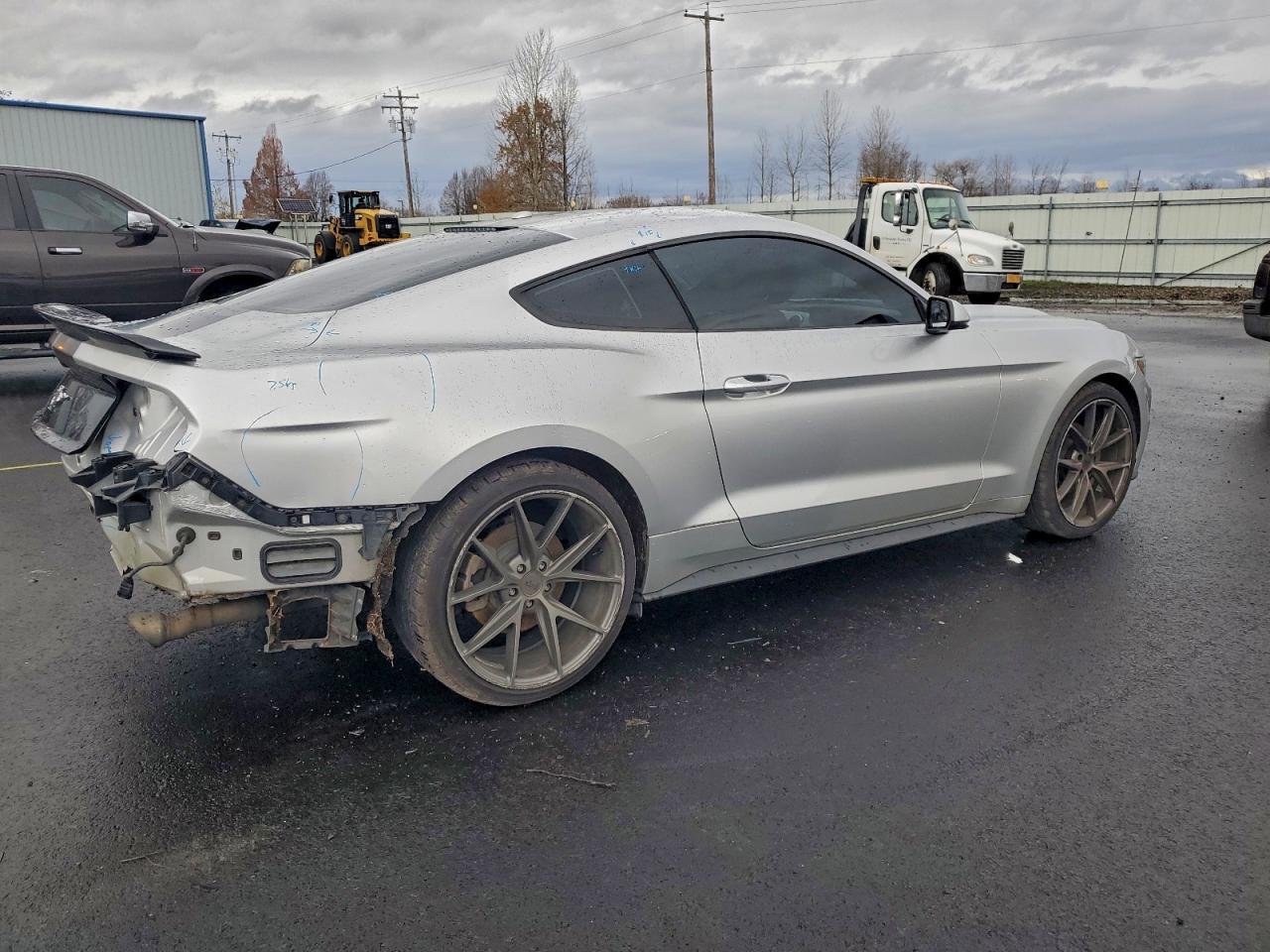 2017 Ford Mustang - zdjęcie 3