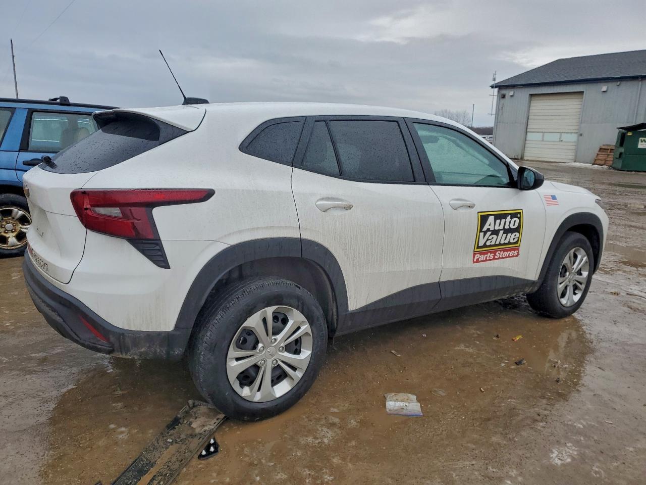 2025 Chevrolet Trax Ls - zdjęcie 3