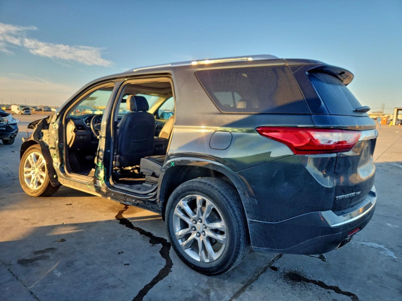 2021 Chevrolet Traverse High Country - zdjęcie 2