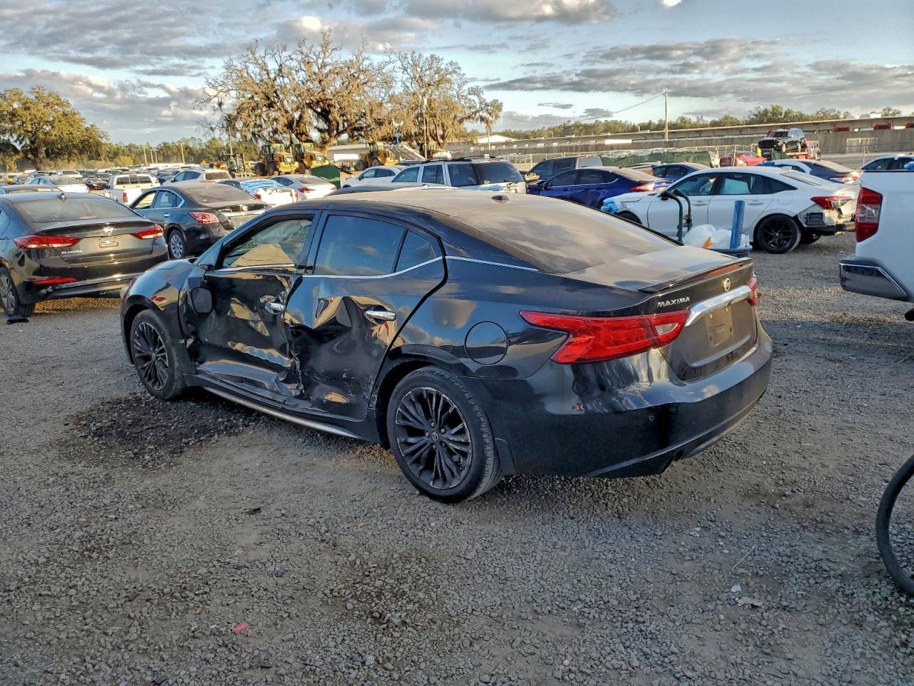 2017 Nissan Maxima 3.5S - zdjęcie 2