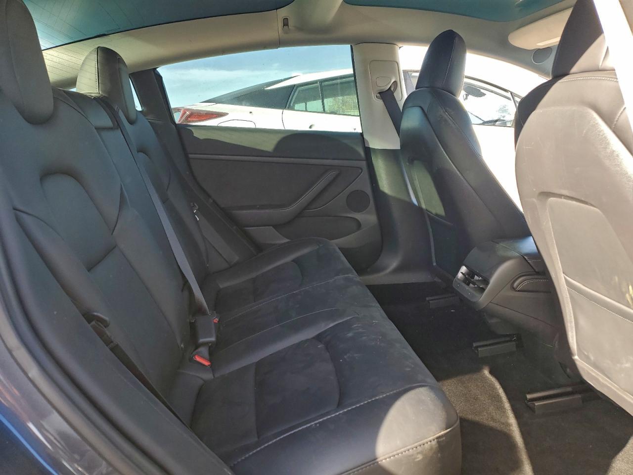 2023 Tesla Model 3 - zdjęcie 10