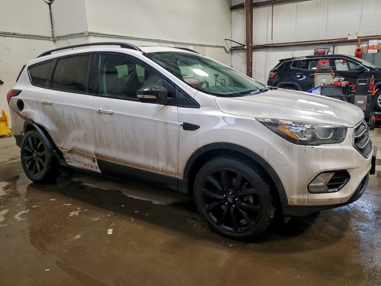 2019 Ford Escape Titanium - zdjęcie 4