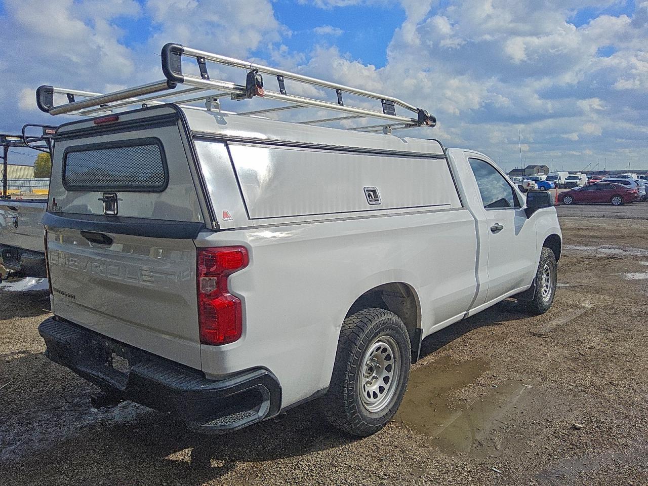 2022 Chevrolet Silverado C1500 - zdjęcie 3