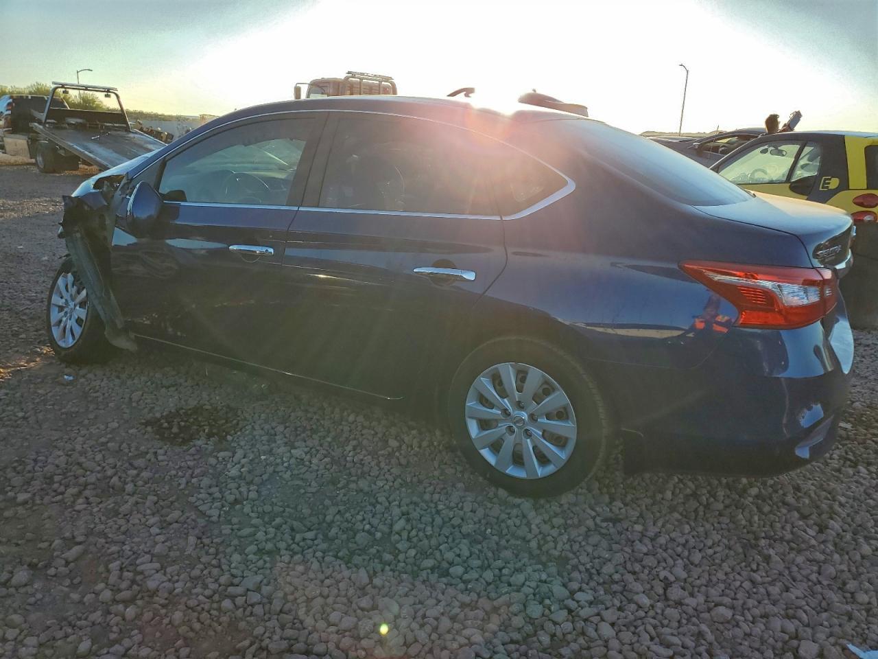 2016 Nissan Sentra S - zdjęcie 2