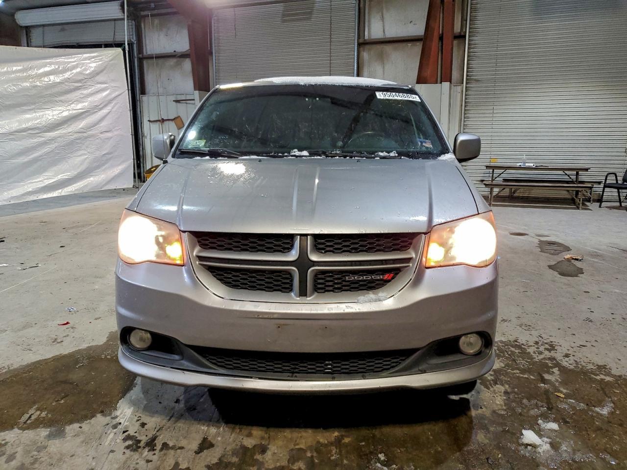 2014 Dodge Grand Caravan R/T - zdjęcie 5