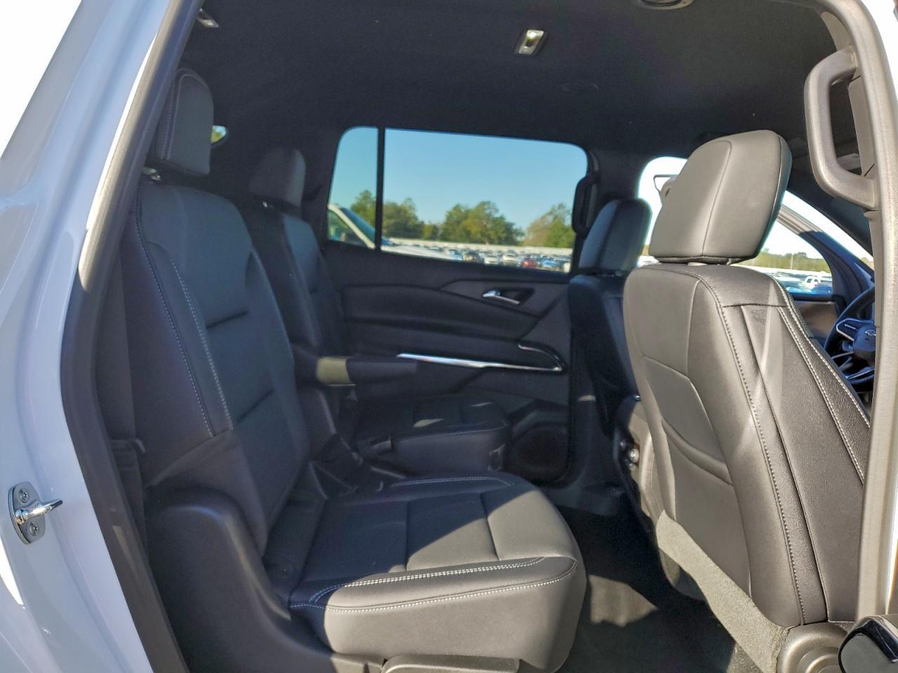 2026 Chevrolet Traverse Lt - zdjęcie 11