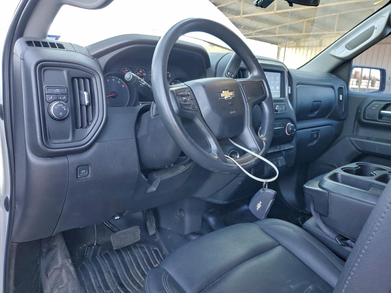 2022 Chevrolet Silverado C1500 - zdjęcie 8