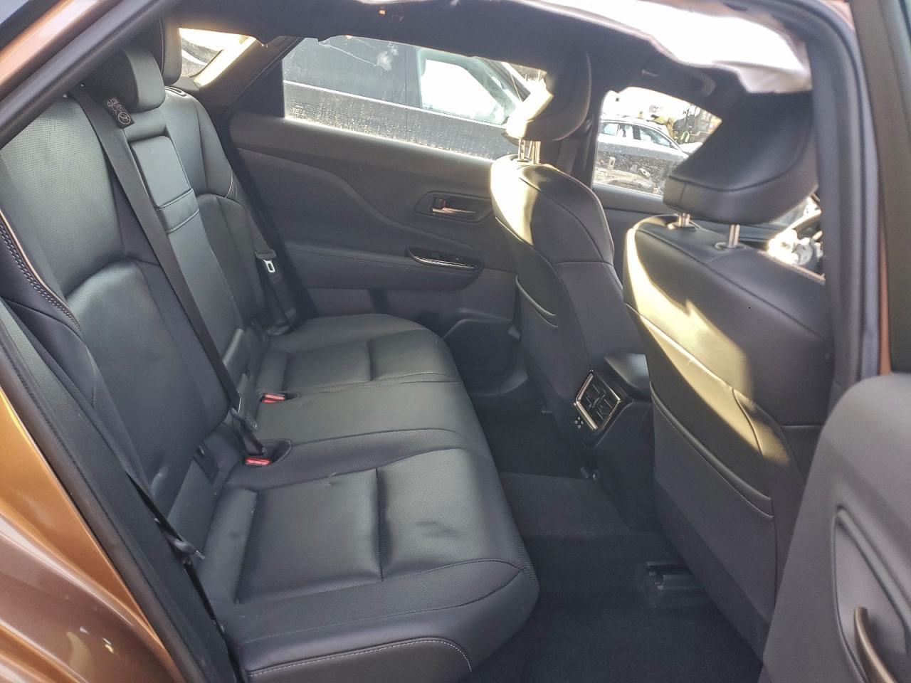 2025 Toyota Crown Signia Xle - zdjęcie 11