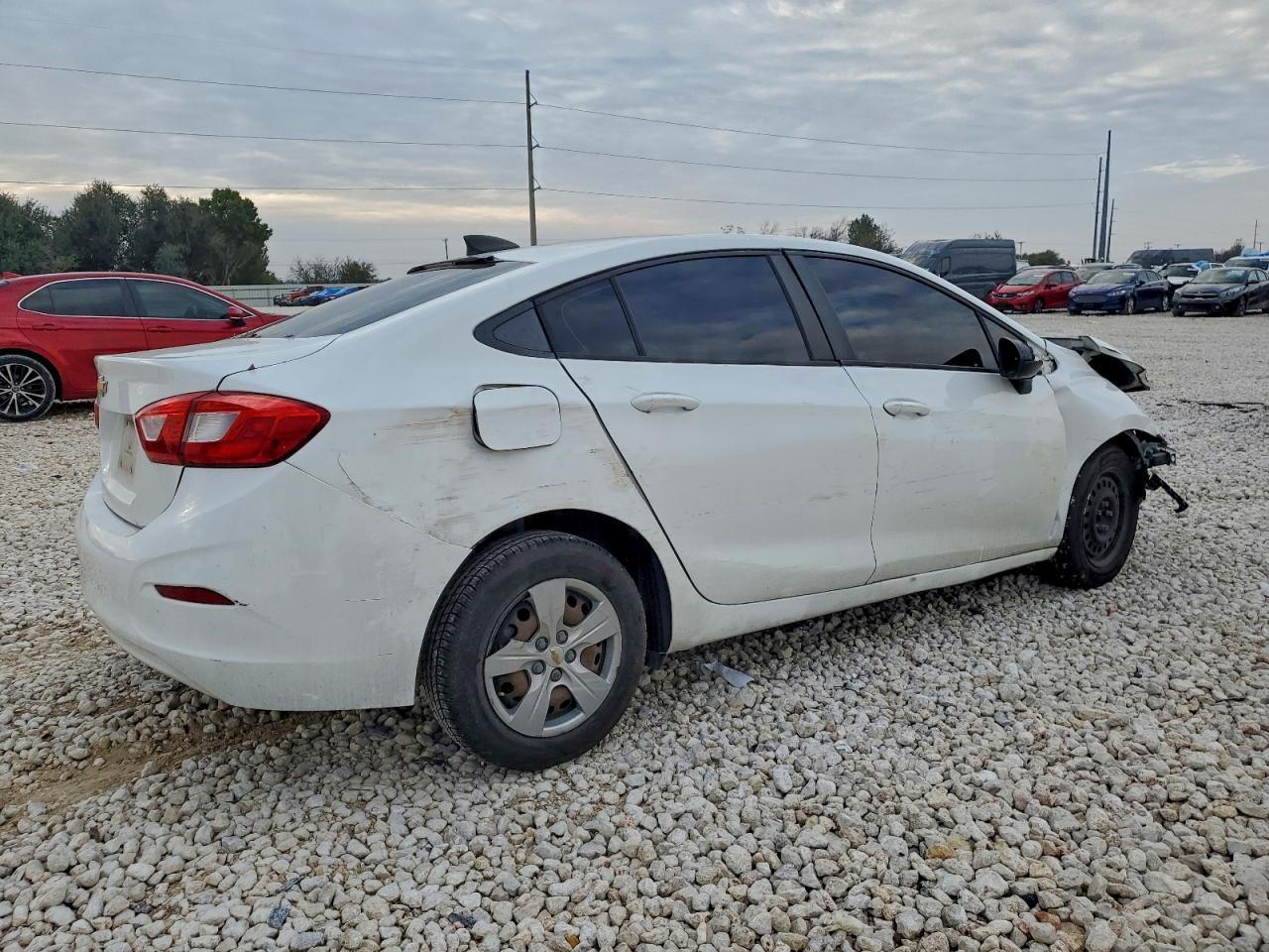 2017 Chevrolet Cruze Ls - zdjęcie 3
