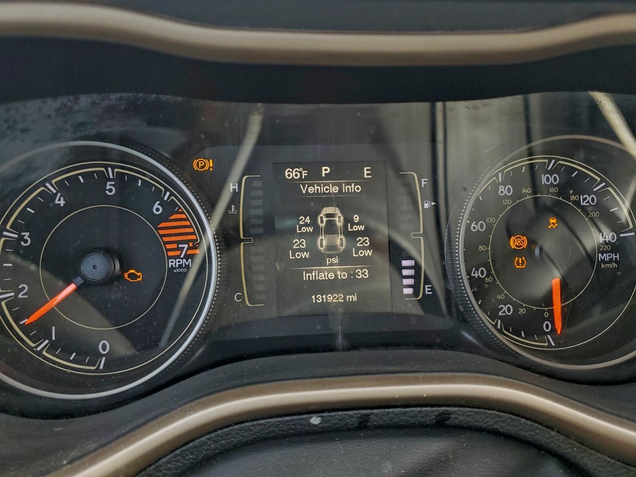 2017 Jeep Cherokee Sport - zdjęcie 9