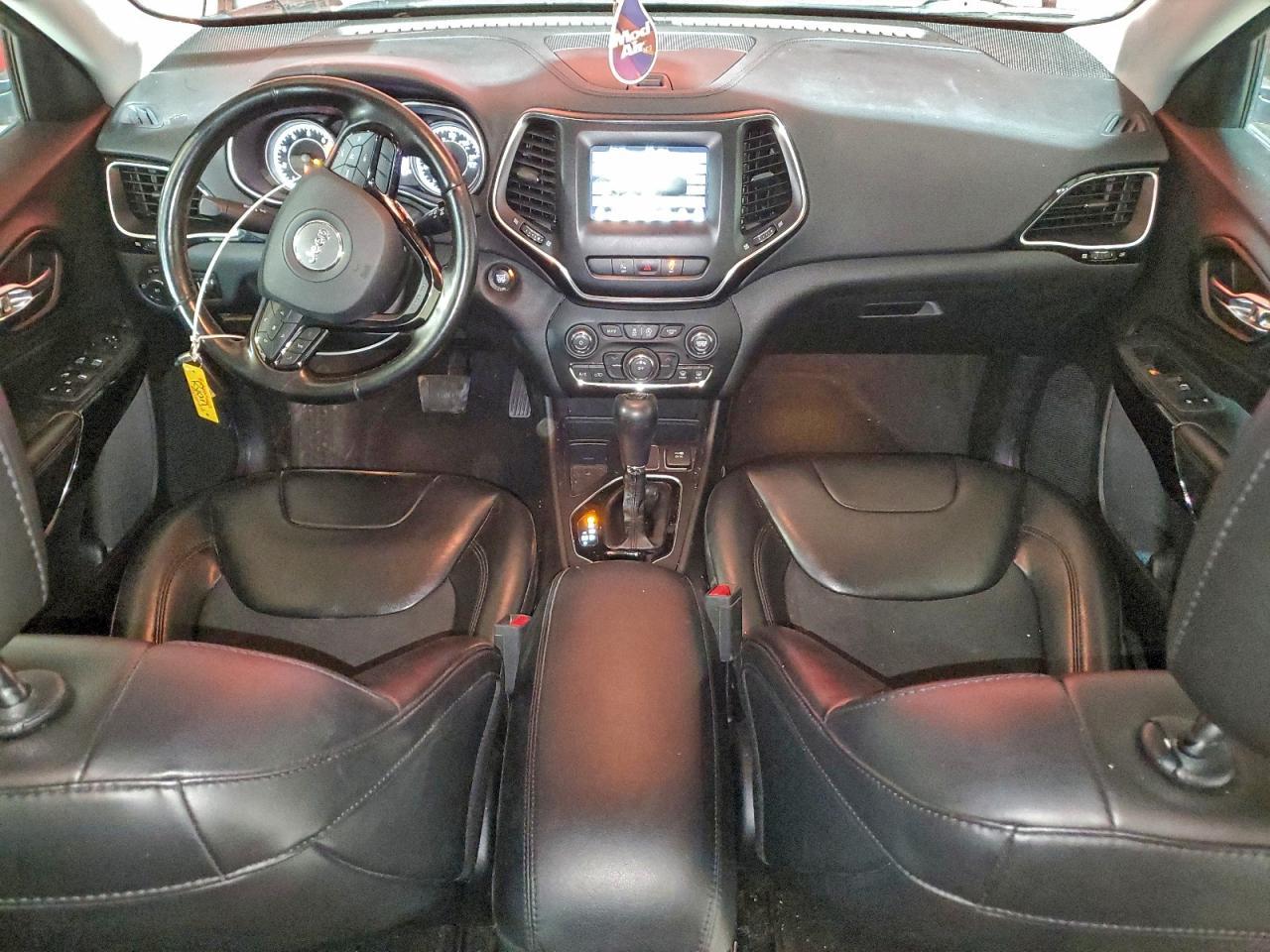 2021 Jeep Cherokee Latitude Plus - zdjęcie 8
