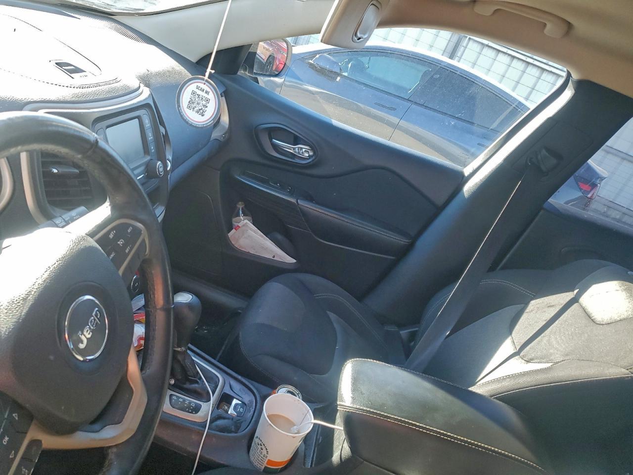 2017 Jeep Cherokee - zdjęcie 8