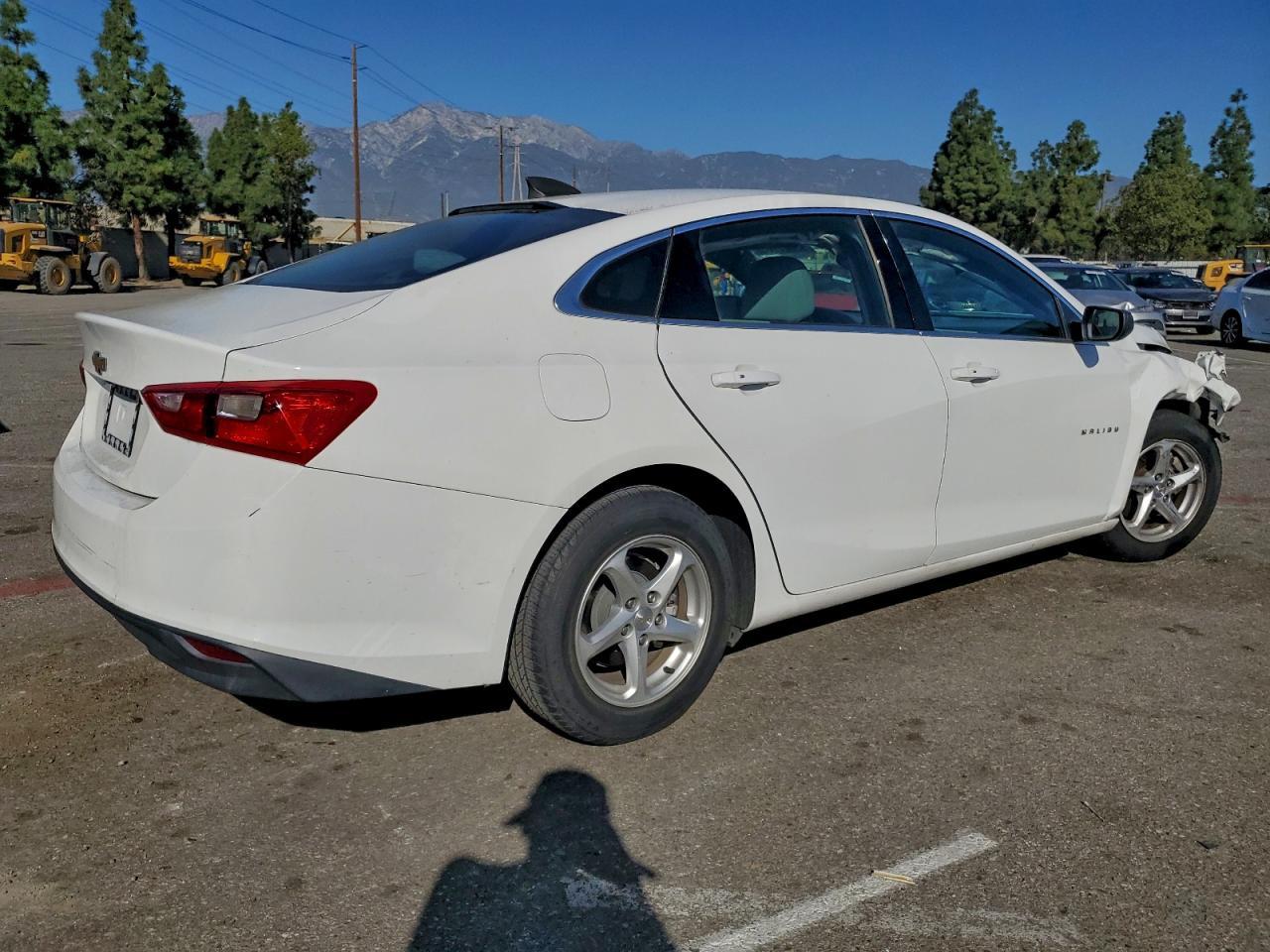 2018 Chevrolet Malibu Ls - zdjęcie 3