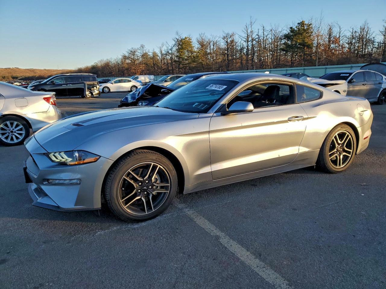 2021 Ford Mustang - zdjęcie główne