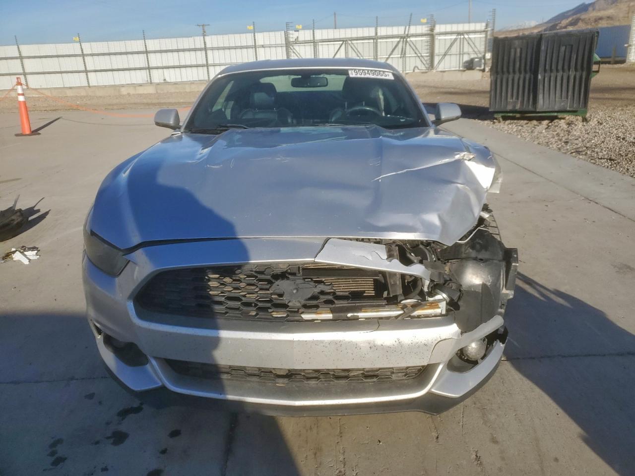 Ford Mustang - zdjęcie 5