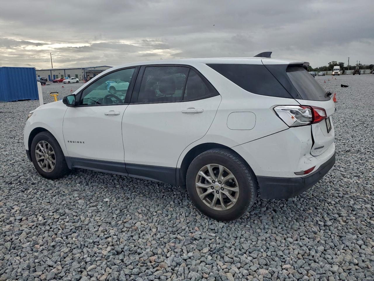2019 Chevrolet Equinox Ls - zdjęcie 2