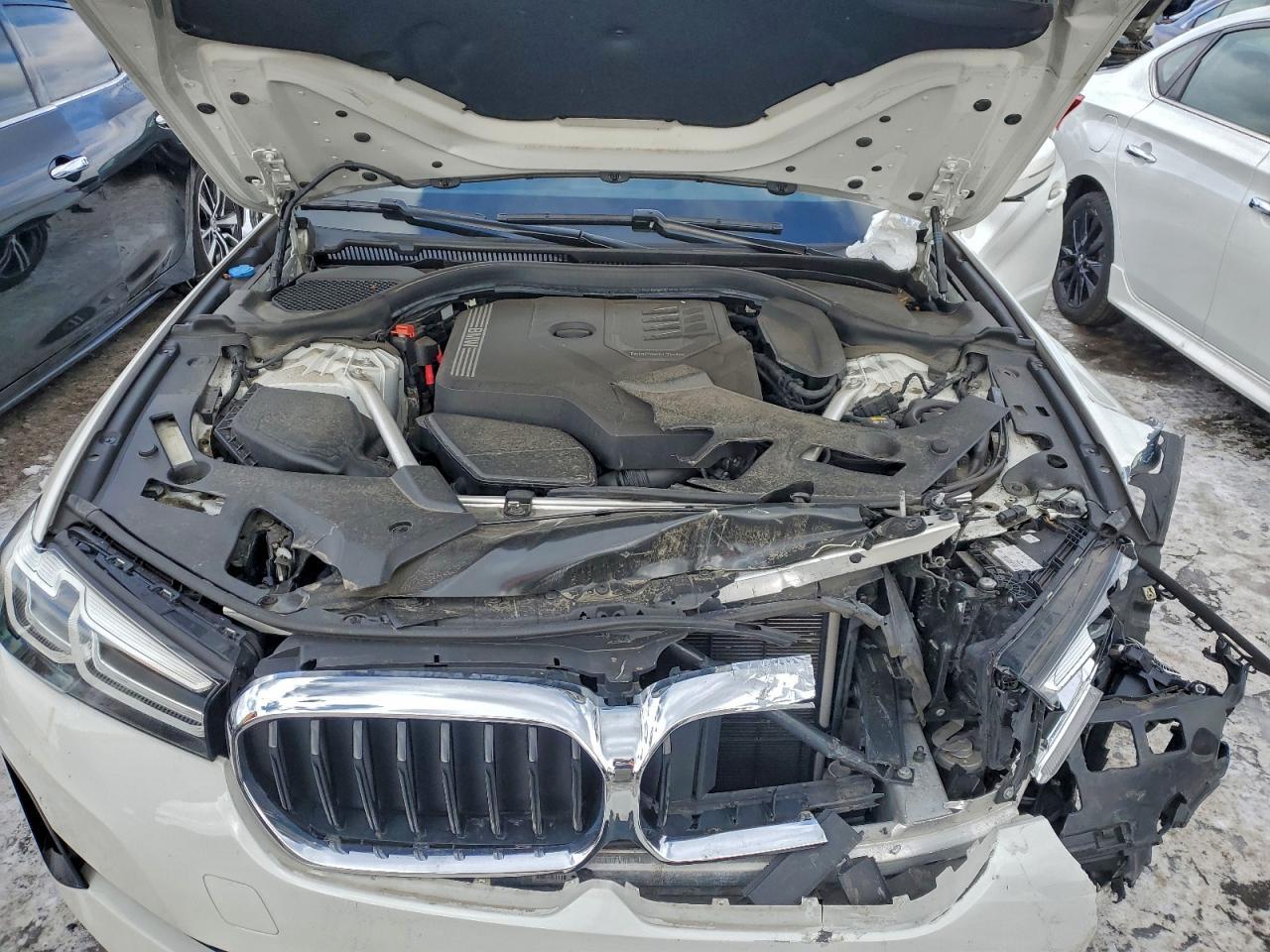 2021 BMW 530 Xi - zdjęcie 11