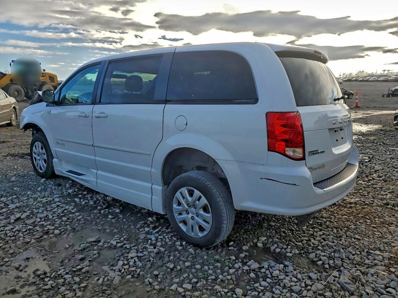 2016 Dodge Grand Caravan Se - zdjęcie 2