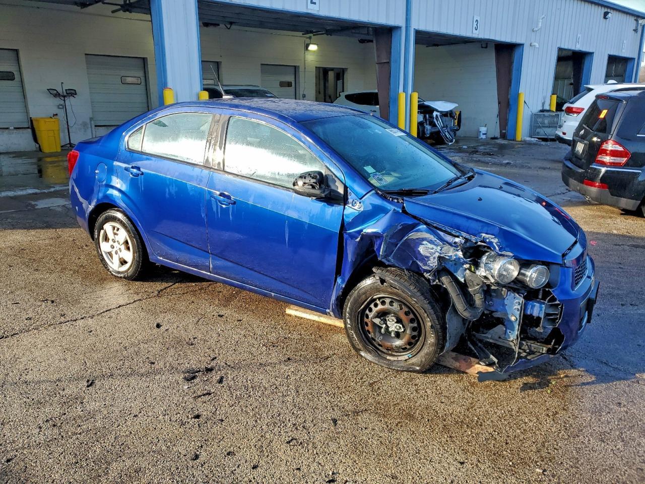 2013 Chevrolet Sonic Ls - zdjęcie 4