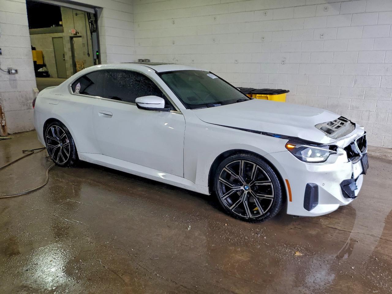 2022 BMW 230I - zdjęcie 4